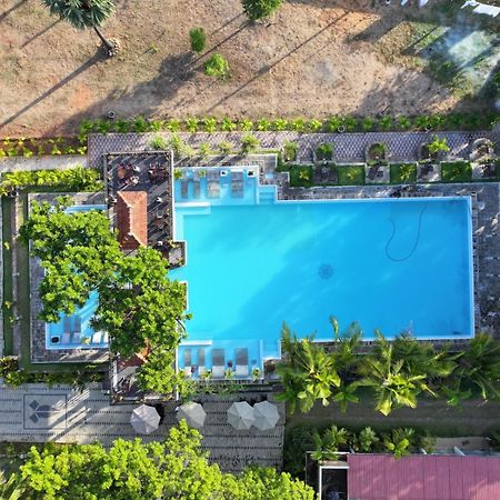 Lucky Beach Resort ตรินโคมาลี ภายนอก รูปภาพ