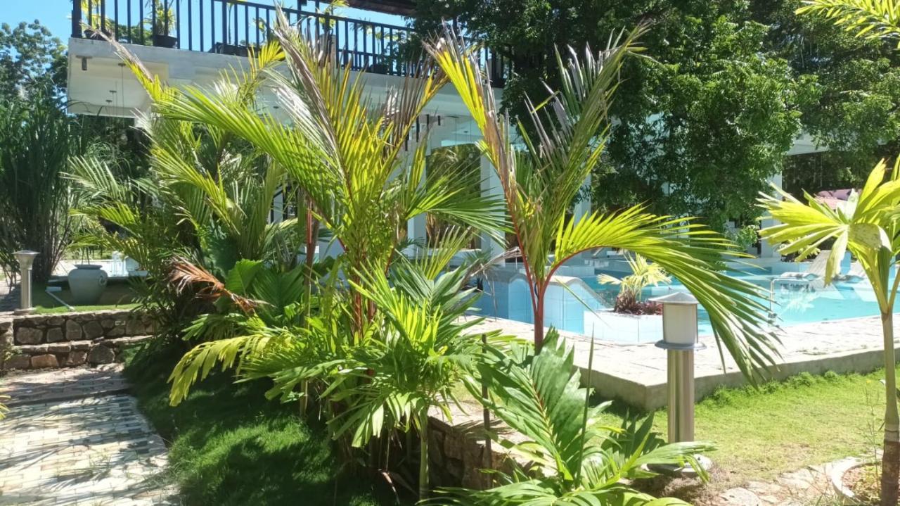 Lucky Beach Resort ตรินโคมาลี ภายนอก รูปภาพ